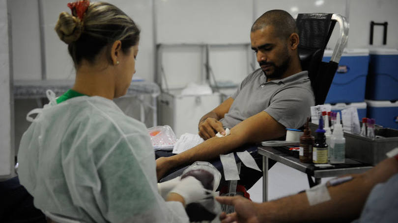 Doação de sangue: quinze países latino-americanos estão bastante preocupados com o vírus, incluindo o Brasil e a Colômbia, os dois mais afetados