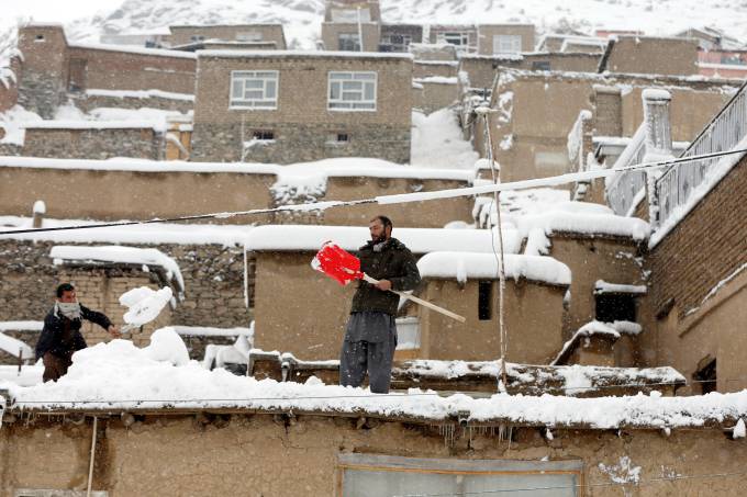A área mais afetada pelo temporal que há três dias castiga o país é a província de Nuristan, onde um desmoronamento arrasou de madrugada um remoto povoado