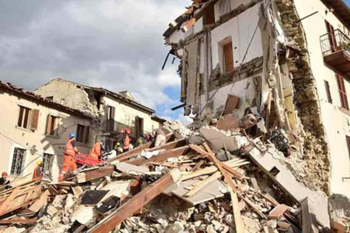O valor inclui tanto prejuízos estruturais, como danos a residências e edifícios históricos, quanto os custos emergenciais relativos aos tremores