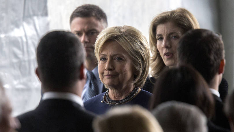 Hillary Clinton no funeral de Nancy Reagan: comentários sobre luta contra AIDS foram criticados