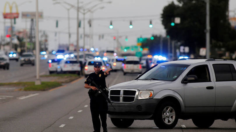 Atirador: dois agentes do Departamento de Polícia de Baton Rouge e um assistente de xerife foram mortos