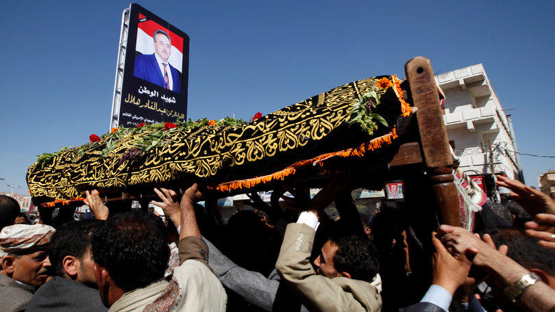 Iêmen: no domingo foram registradas manifestações em Sanaa, onde milhares de partidários huthis gritaram "Morte aos Al-Saud"