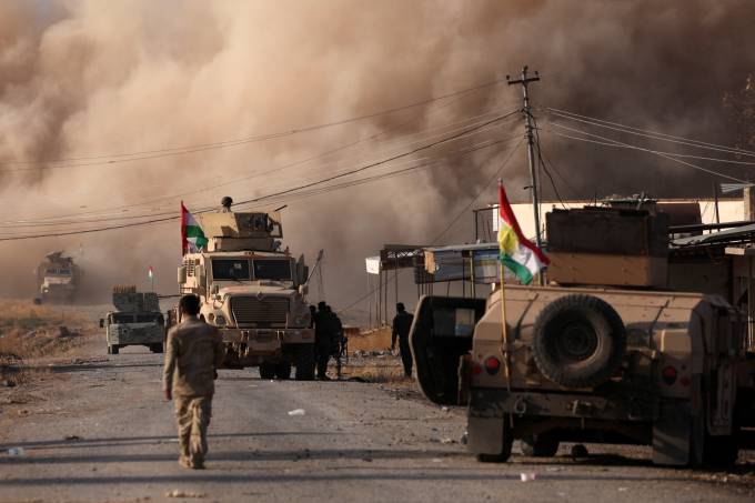 Mosul: o comunicado acrescentou que unidades da polícia Iraquiana mataram 22 combatentes e fizeram explodir dois carros-bomba na frente sudoeste da batalha 