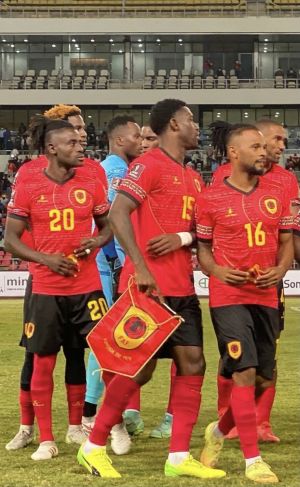 Seleção angolana de futebol ficou retida no aeroporto de Franceville