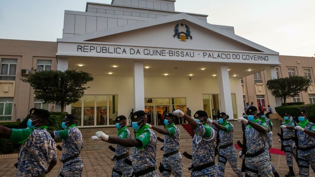 "A Guiné-Bissau normalizou os golpes de Estado”