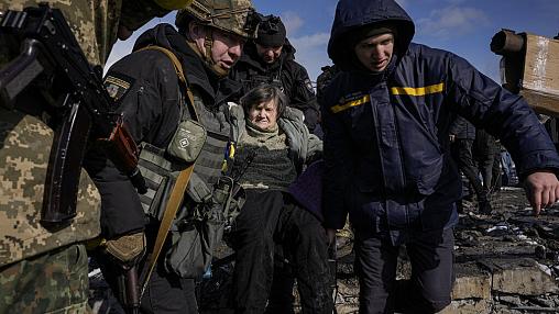 Moscovo e Kiev acordam abertura de três corredores humanitários 