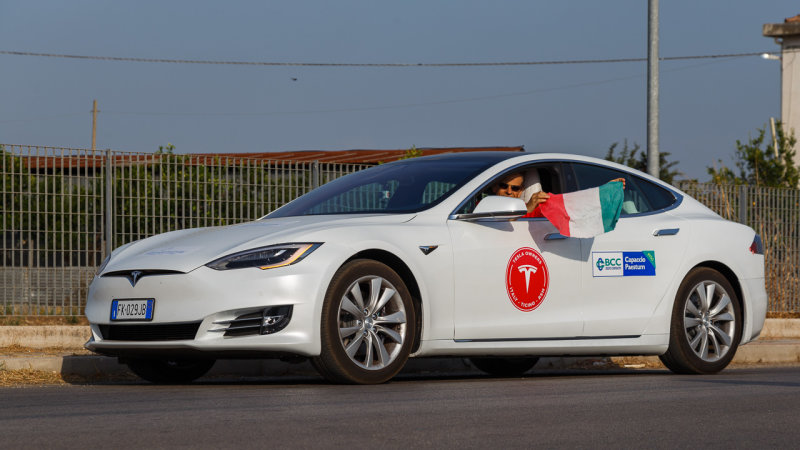 Tesla Model S P100D consegue novo recorde de autonomia