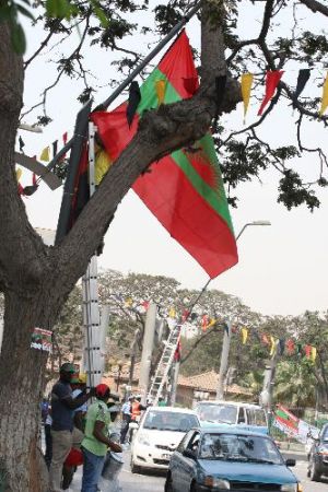A UNITA acusou hoje os militantes do Movimento Popular de Libertação de Angola (MPLA) da "reiterada vandalização e retirada das bandeiras e cartazes" do seu partido. 