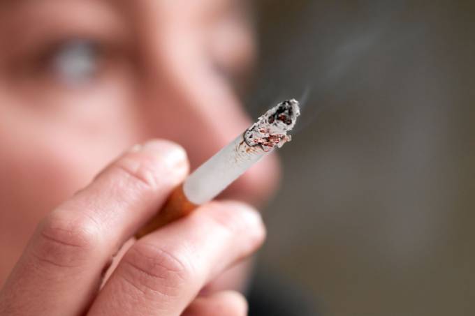 Os cigarros do tipo light têm contribuído para um forte aumento de um certo tipo de câncer de pulmão, mostra estudo