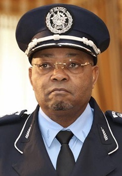 Comandante-Geral da Polícia Nacional de Angola não explicou ainda acidente que resultou em duas mortes