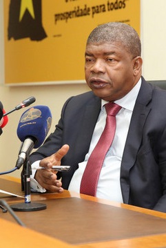 Angolanos querem mais que exonerações do PR