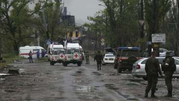 Rússia anuncia a rendição de mais de 1.700 combatentes ucranianos de Azovstal