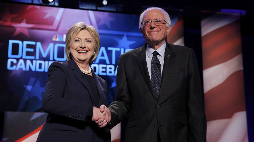 Clinton e Sanders: a temperatura subiu quando Sanders mencionou o dinheiro que Hillary recebeu do banco Goldman Sachs