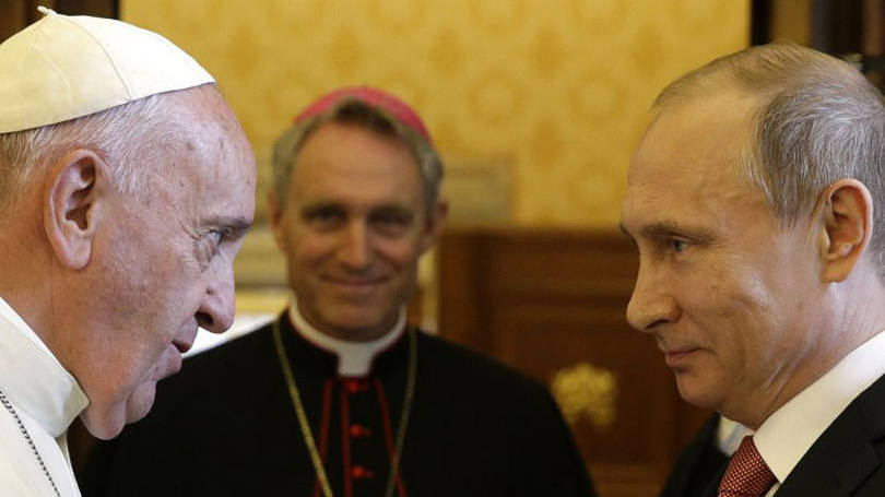 Papa Francisco e Vladimir Putin: "As pontes duram e contribuem para uma paz duradoura. Os muros não, devem ser destruídos"