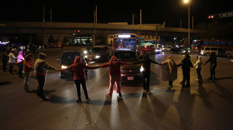 Rebelião: a cadeia Televisa informou sobre 30 mortos, enquanto que a Milênio TV fala de 50 mortos, entre presos e guardas