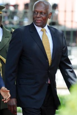  Dos Santos confirma João Lourenço como cabeça de lista e candidato à sua sucessão