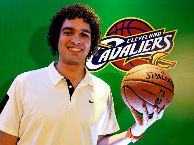 Cavs ofereceram o ala-pivô brasileiro ao Orlando Magic em troca por Channing Frye e estão tentando superar os Clippers de Los Angeles