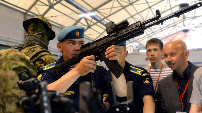 Armas russas: embaixador afirmou que a Rússia quer que Afeganistão se transforme em um país "independente e neutro"