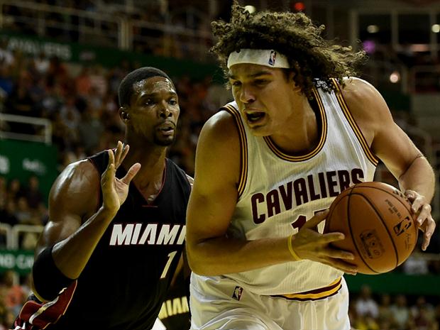Após 12 anos, ala-pivô brasileiro deixou a franquia de Cleveland em transação que também envolveu o Orlando Magic