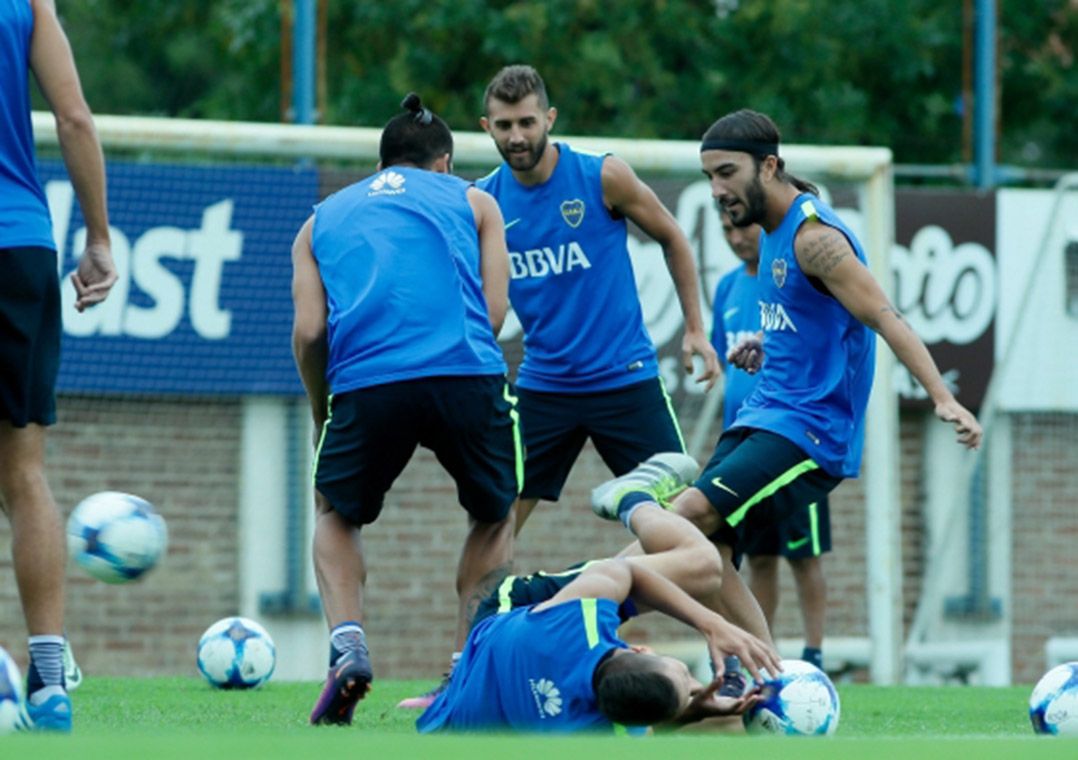 País vive dúvida sobre retorno de campeonato; na teoria Rosario Central e Godoy Cruz devem entrar em campo às 19h desta sexta-feira, em Rosário