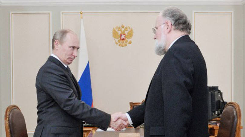 Vladimir Churov com Putin: Churov foi muito criticado pela oposição nas eleições de 2011, quando foi acusado de fraude