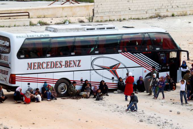 Conforme explicou o Observatório Sírio, "a saída dos ônibus está condicionada à libertação de prisioneiros das penitenciárias do regime"