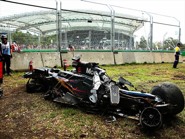 Alonso bateu a quase 310 km/h e suportou mais de 3 mil quilos de impacto no acidente 
