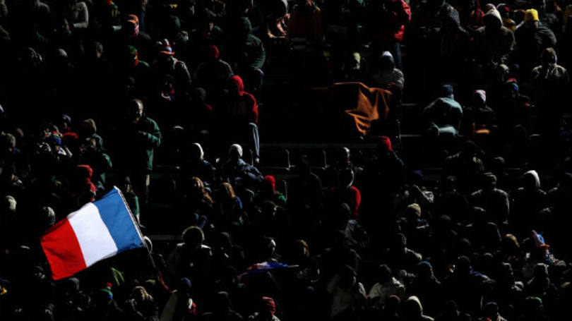 Bandeira da França: movimento "Nuit debout" ("Noite de pé") pede retirada de projeto de lei sobre o trabalho