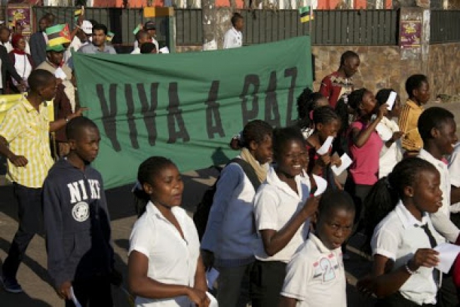 MARCHAS EM PROL DA PAZ EM LICHINGA E MATOLA