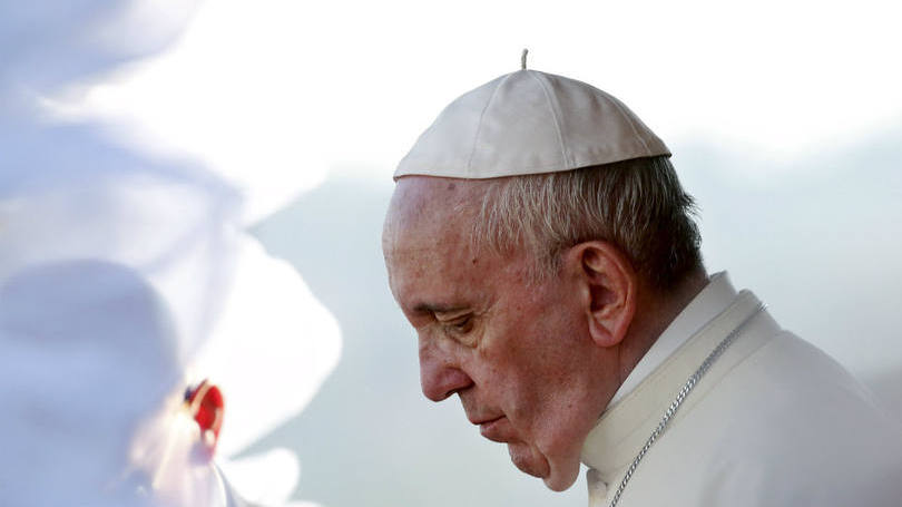 Santidade: "o papa Francisco invoca sobre a nação bençãos divinas de força e paz