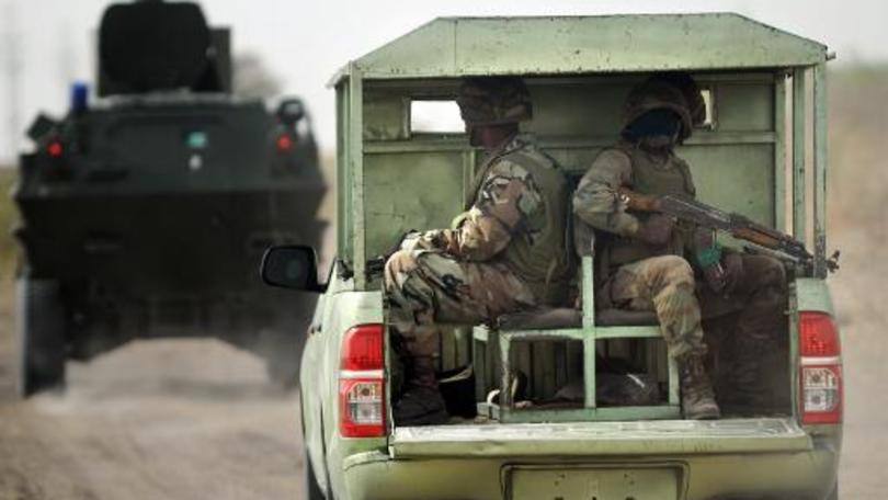 Soldados nigerianos: segundo depoimentos recolhidos pelos investigadores, havia mulheres e crianças entre as vítimas do confronto