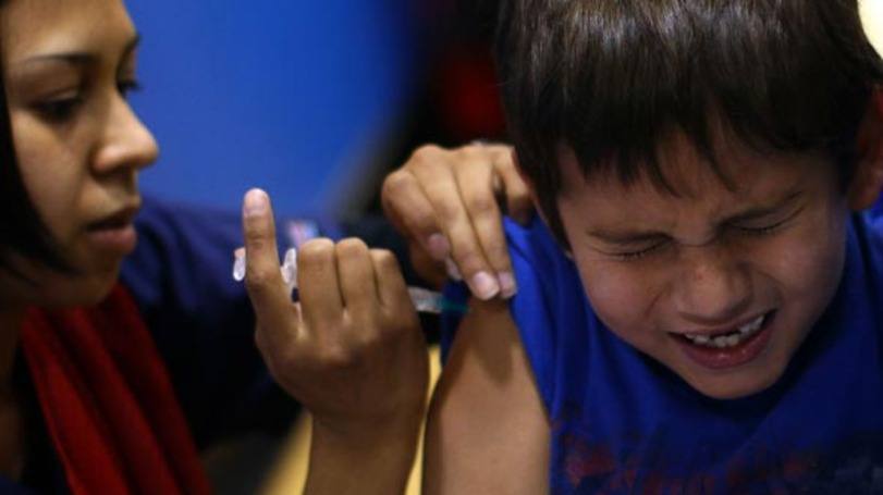 Vacinação contra a H1N1: governo do Uruguai vai recomendar que mulheres em seus primeiros meses de gravidez evitem viajar ao Brasil, que já registrou 71 mortes por H1N1