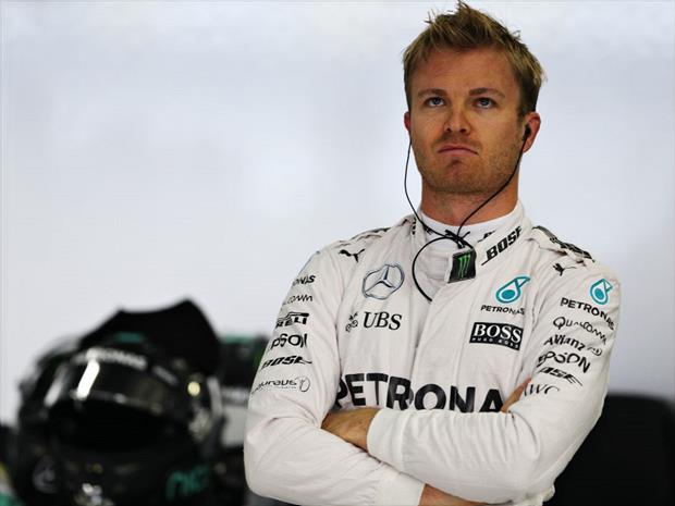 Alemão Nico Rosberg comemora 23ª pole position da carreira na Fórmula 1