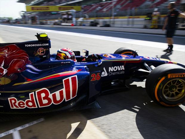 Daniil Kyvat mais uma vez se envolveu em acidente com o piloto alemão Sebastian Vettel 