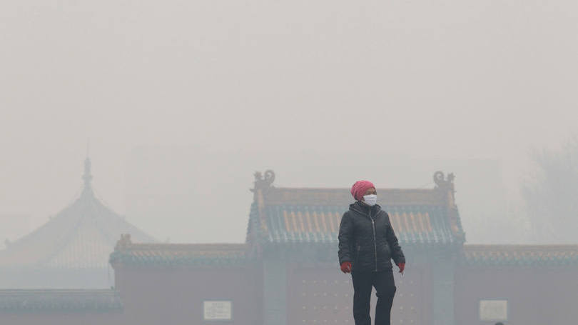 China: quase 300 milhões de pessoas se mudaram às cidades no calor da industrialização, e os emigrantes perderam direito a subsídios para saúde