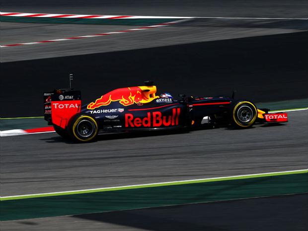 Piloto da RBR foi o mais rápido neste segundo dia de treinos em Barcelona