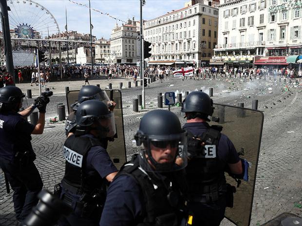 Torcedores russos foram presos e seleção pode ser retirada da Eurocop