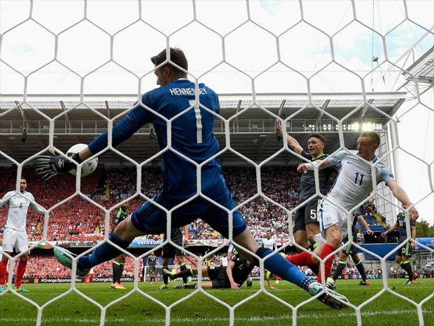 ardy saiu do banco para empatar o jogo para a seleção inglesa