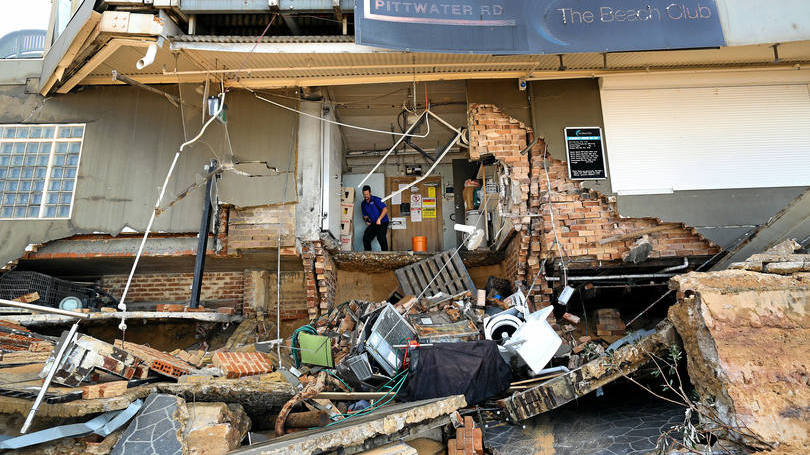 Austrália: em Sydney, a forte onda do fim de semana causou erosão cerca 50 metros de costa e danificou dezenas de casas