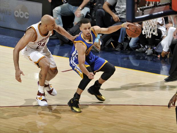 Multa foi o menor dos males para os Warriors, que podiam ver seu principal jogador suspenso na decisão