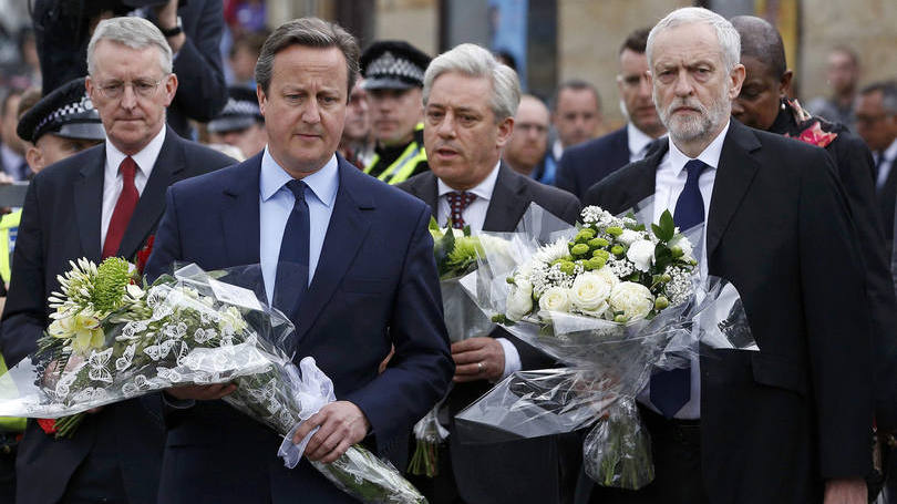 David Cameron e Jeremy Corbyn: a moção pede um debate sobre a liderança de Corbyn entre os representantes parlamentares do partido