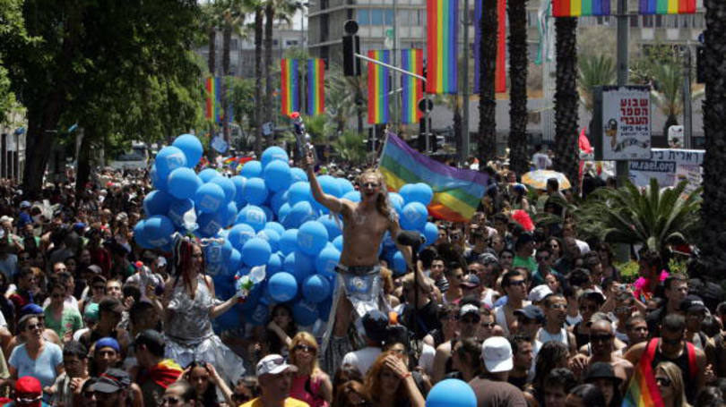 Parada LGBT: entre os participantes, vários usavam camisas com frases como "Love is Great" (O amor é grande) e "Eu não escolhi ser gay, apenas tive essa sorte"