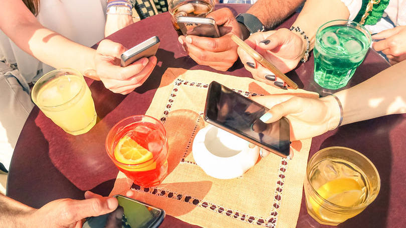 Vício em celulares: as pessoas que tinham sinais de dependência eram, na sua maioria, "ansiosamente apegadas"