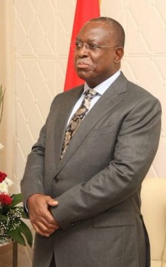 Em representação do Chefe de Estado angolano, José Eduardo dos Santos