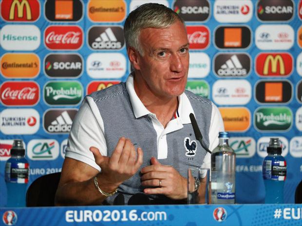 Didier Deschamps participou de coletiva neste sábado, na véspera da decisão da Eurocopa