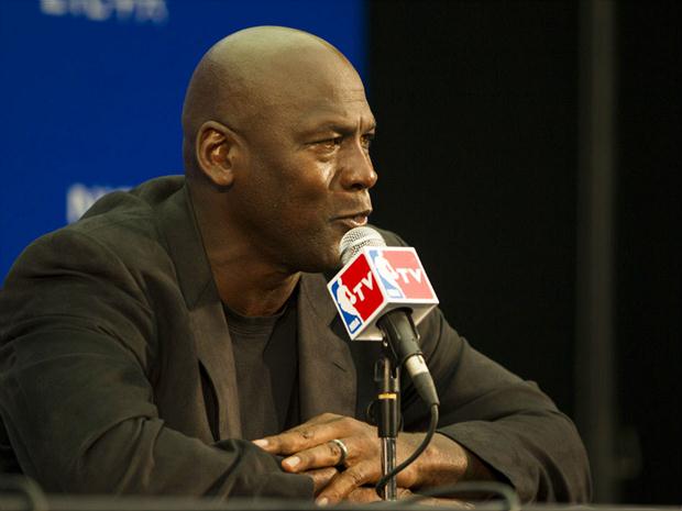 Ex-jogador do Chicago Bulls, Jordan criticou policiais que agem violentamente contra negros nos Estados Unidos