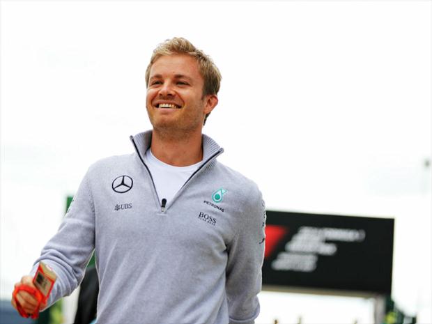 Piloto Nico Rosberg, da Mercedes, busca vitória em casa para retomar a ponta do campeonato mundial 