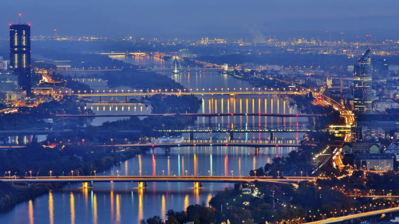 Áustria: o Tribunal Constitucional anulou na sexta-feira o segundo turno, realizado em 22 de maio, por irregularidades na contagem das cédulas