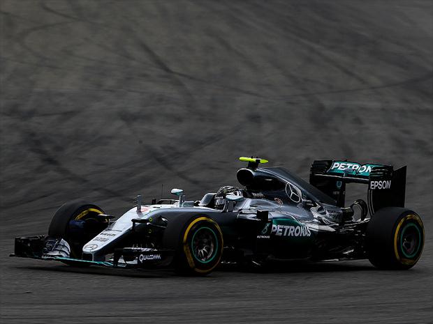 Nico Rosberg confirmou a pole position e tem grandes chances contra Lewis Hamilton