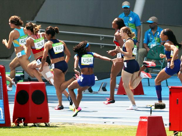 Depois de 'sofrer' com erro das brasileiras, atletas dos EUA terão nova chance de chegar à final do revezamento